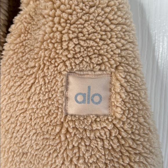 ALO Foxy Sherpa jacket size small camel color teddy - Picture 11 of 15